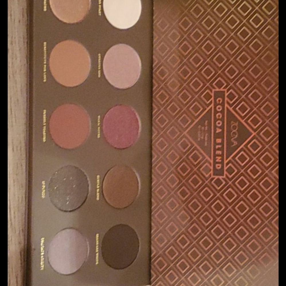 Eyeshadow palette